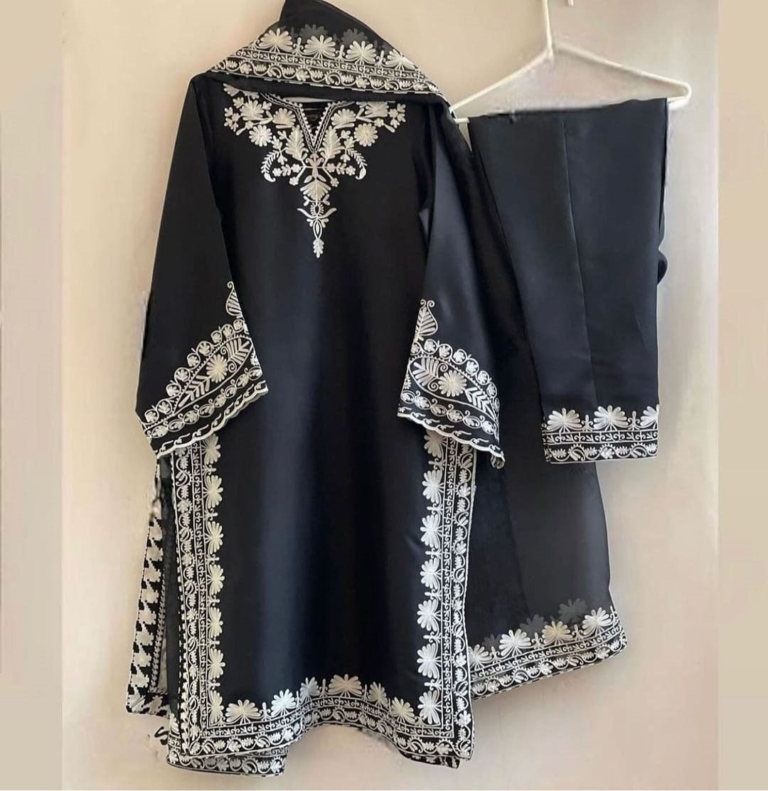 Elegant White Embroidered Formal Wedding 3-Pieces